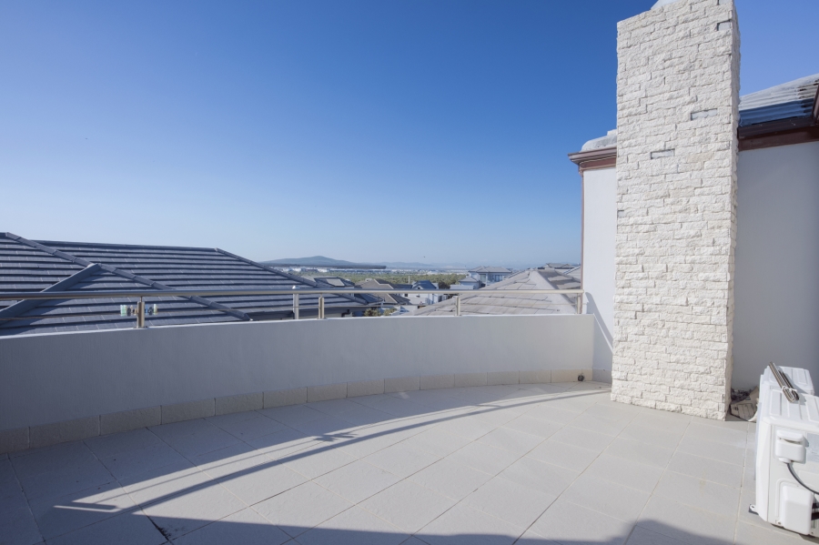 5 Bedroom Property for Sale in Big Bay Western Cape